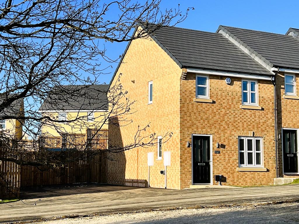 Guisborough Avenue, Bramhope 2 bed townhouse £1,295 pcm (£299 pw)