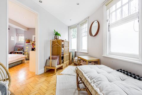 3 bedroom apartment for sale - Aveley Lane, Farnham, GU9