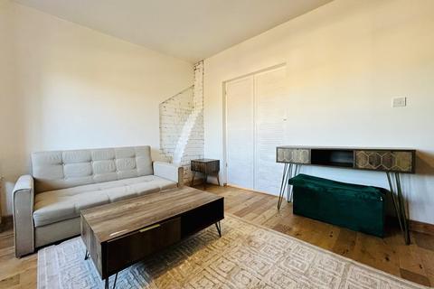 1 bedroom flat to rent - Second Floor Flat, 325B North Circular Road, London