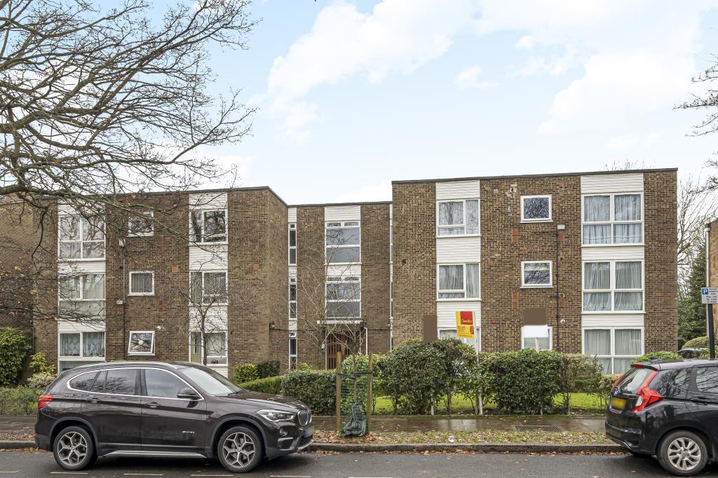 The Avenue, Pinner, HA5 2 bed apartment £1,625 pcm (£375 pw)