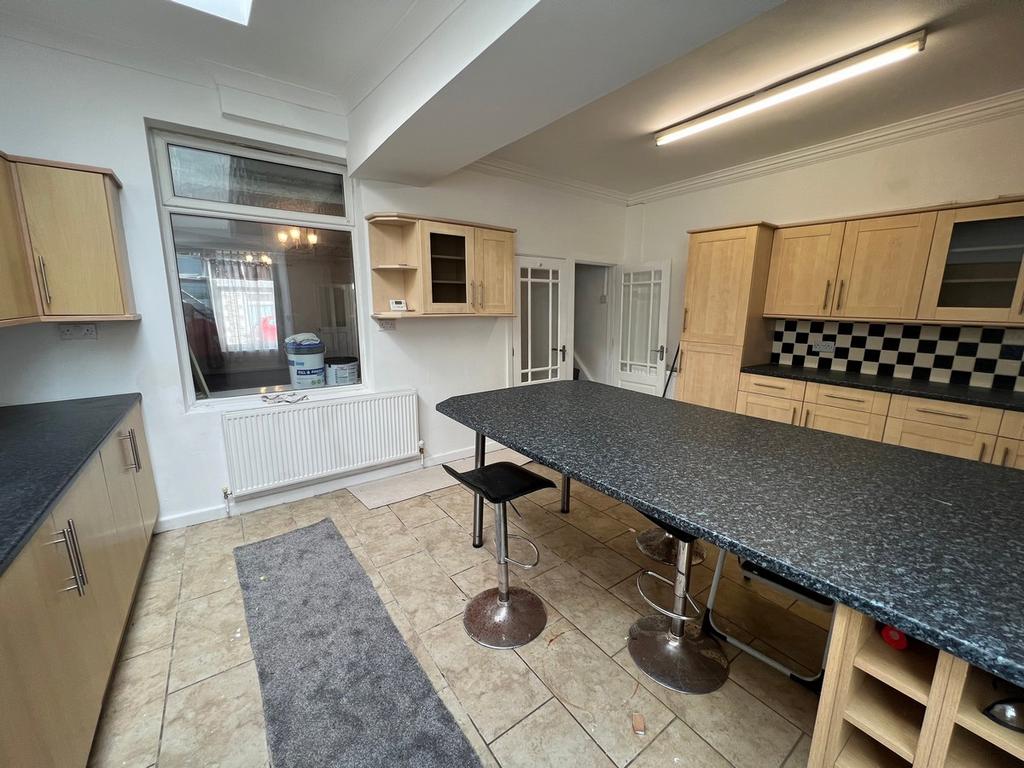 Primrose Street, Tonypandy Tonypandy 3 bed end of terrace house £