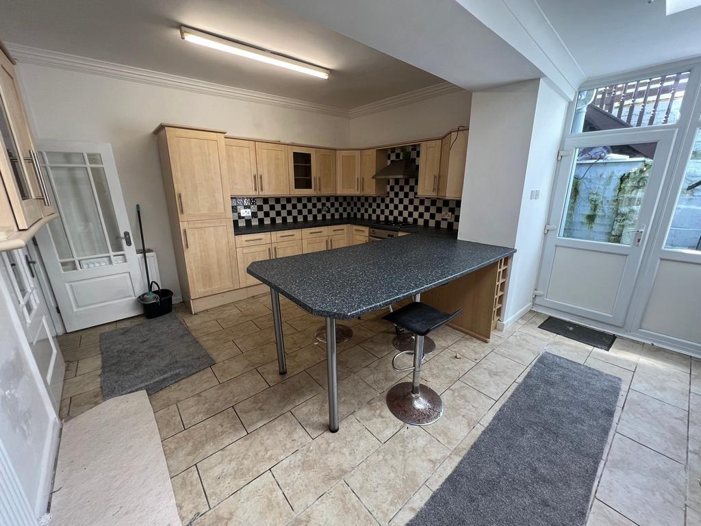 Primrose Street, Tonypandy Tonypandy 3 bed end of terrace house £