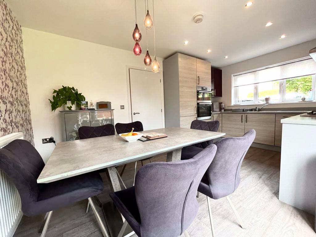 Bugle Close, Salford, M7 3 bed semidetached house £280,000
