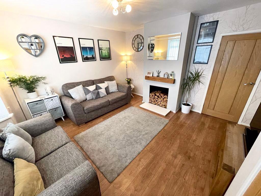 Overdale, Swinton, M27 2 bed semidetached house £210,000