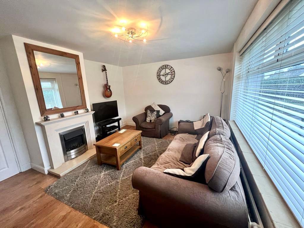 Birch Drive, Swinton, M27 2 bed semidetached house for sale £180,000