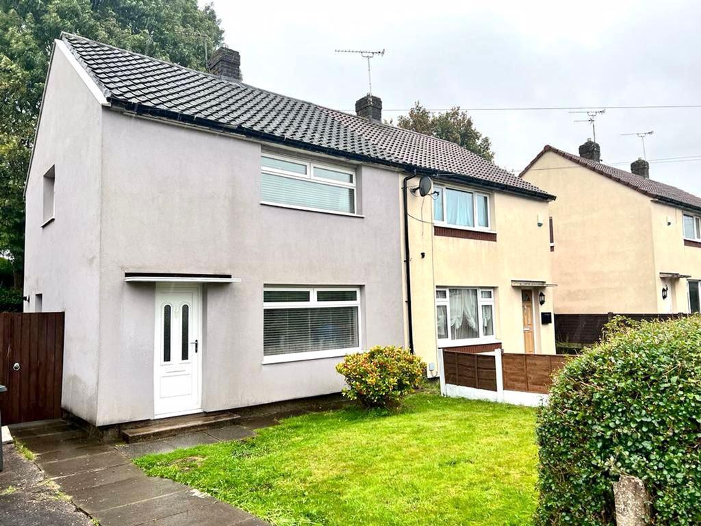 Birch Drive, Swinton, M27 2 bed semidetached house £180,000
