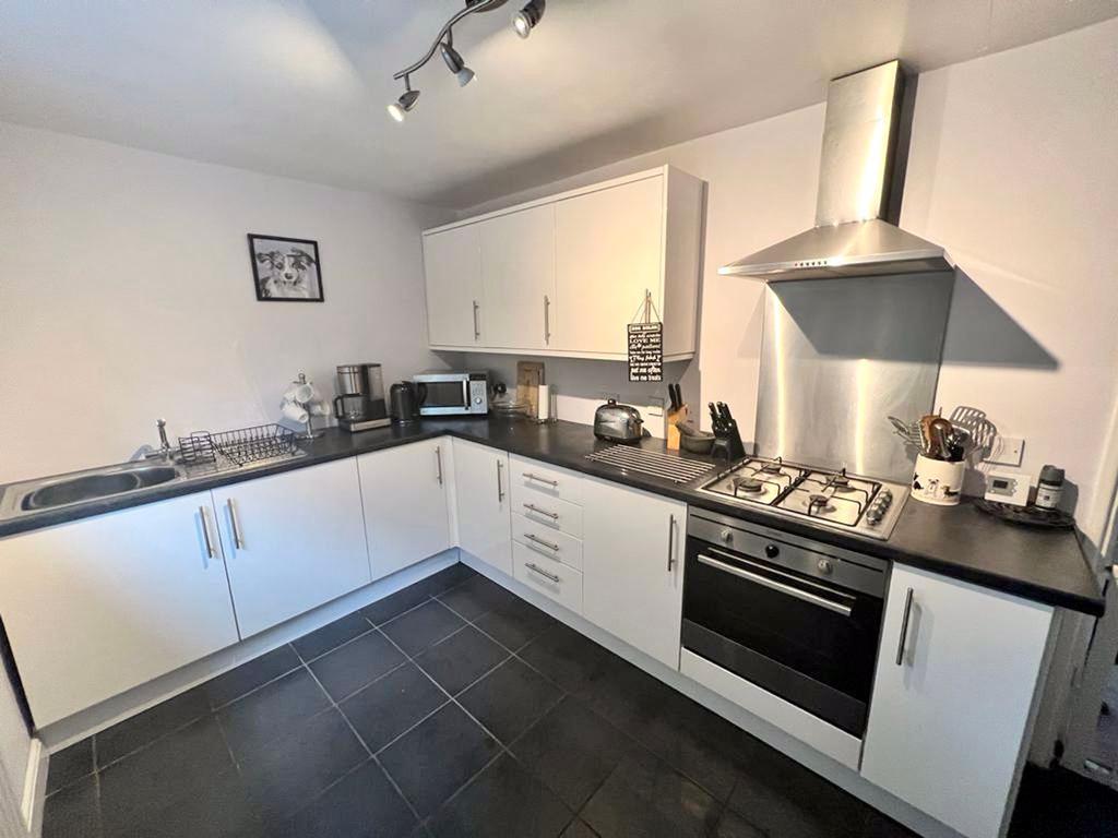 Birch Drive, Swinton, M27 2 bed semidetached house £180,000