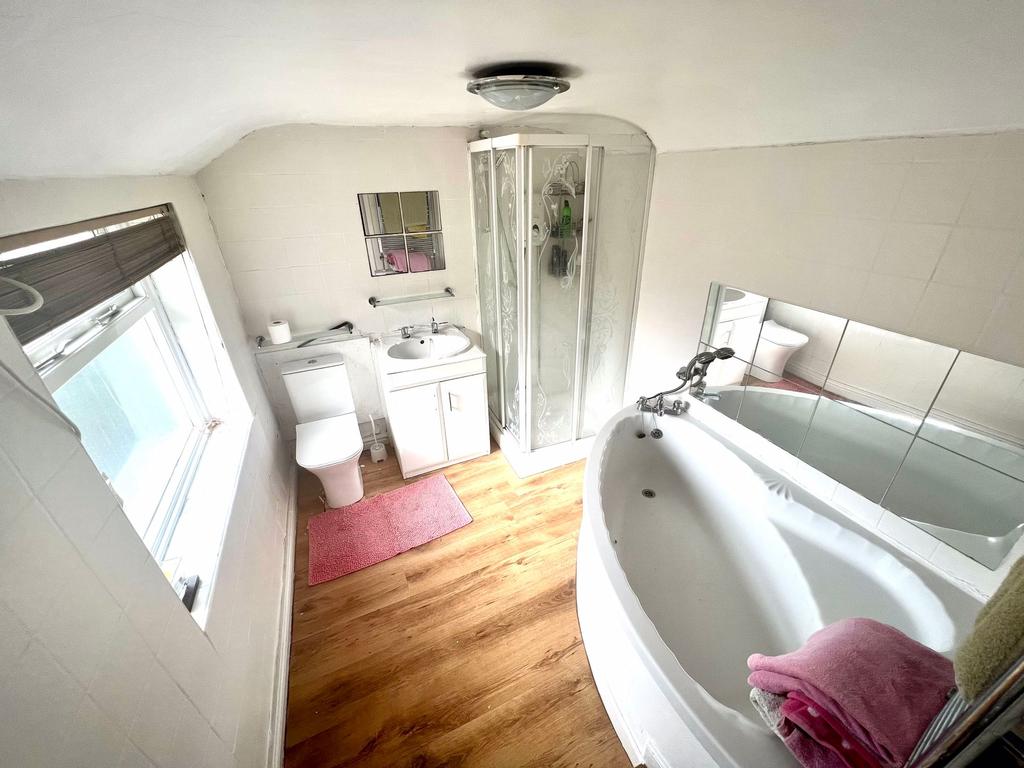 Worsley Road, Swinton, M27 2 bed terraced house for sale £160,000