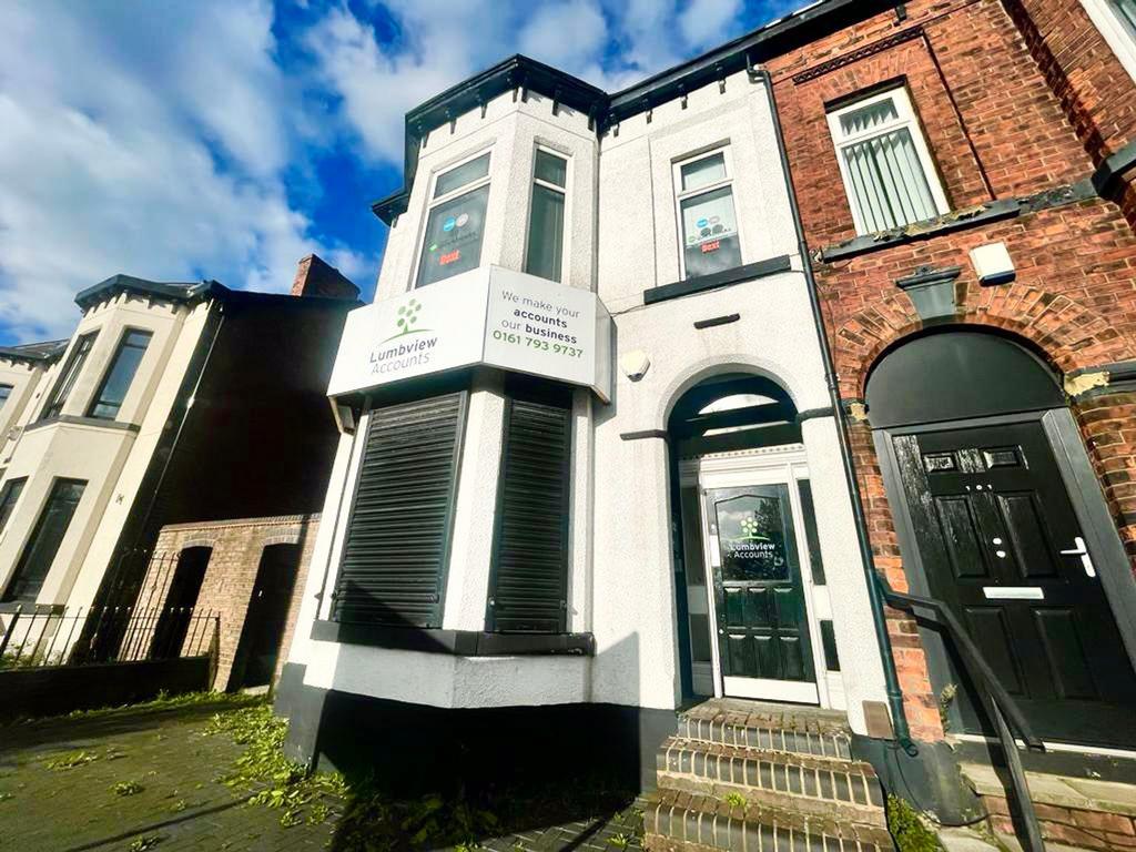 Chorley Road, Manchester, M27 4 bed semidetached house for sale £280,000