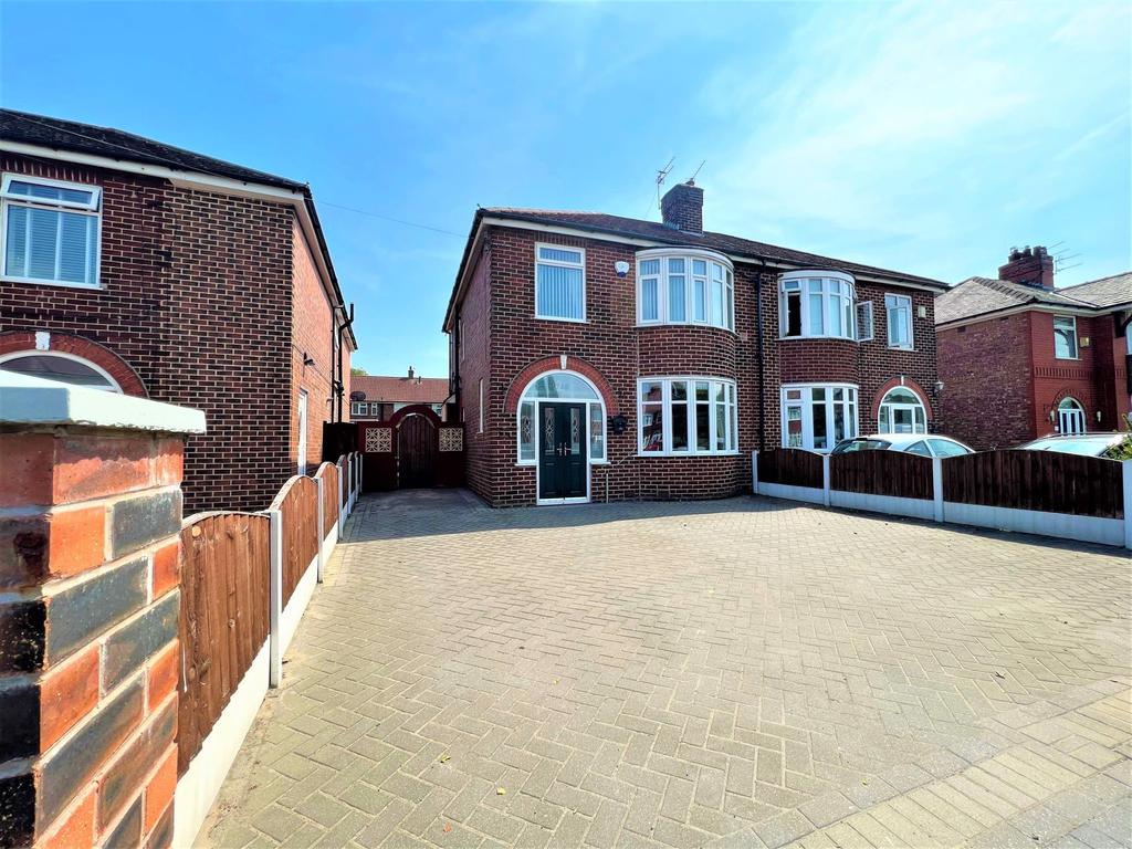 Liverpool Road, Eccles, M30 3 bed semidetached house £280,000