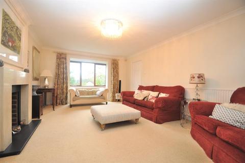 5 bedroom detached house to rent - Hazel Drive, Burn Bridge , Harrogate, North Yorkshire, HG3 1NY