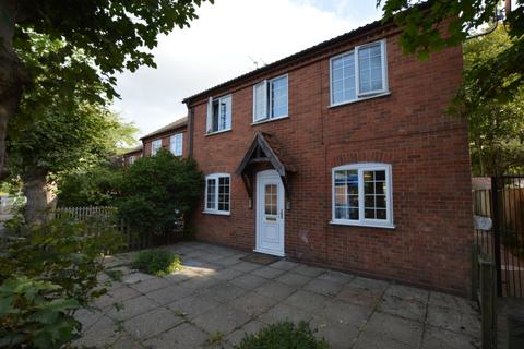 3 bedroom flat to rent, James Alexander Mews, Norwich, NR5