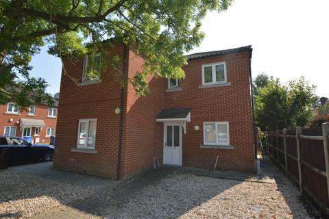 3 bedroom ground floor flat to rent, Salvin Court, Earlham, Norwich, NR5