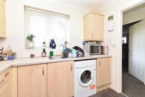 3 bedroom ground floor flat to rent, Salvin Court, Earlham, Norwich, NR5