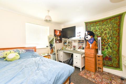 3 bedroom ground floor flat to rent, Salvin Court, Earlham, Norwich, NR5