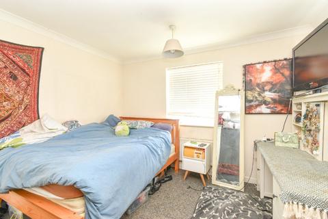 3 bedroom ground floor flat to rent, Salvin Court, Earlham, Norwich, NR5
