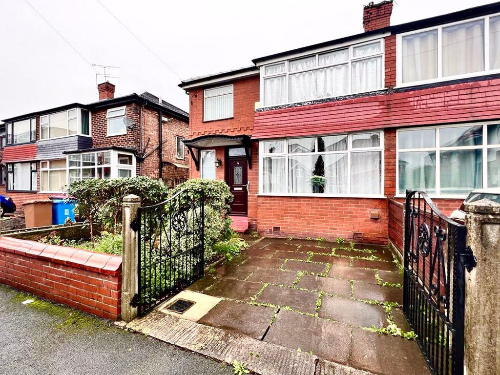 Sheringham Drive, Swinton, M27 3 bed semidetached house £200,000