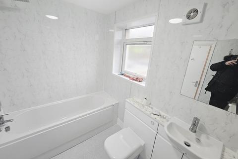 3 bedroom semi-detached house to rent, Fairfields Crescent, Colindale, NW9
