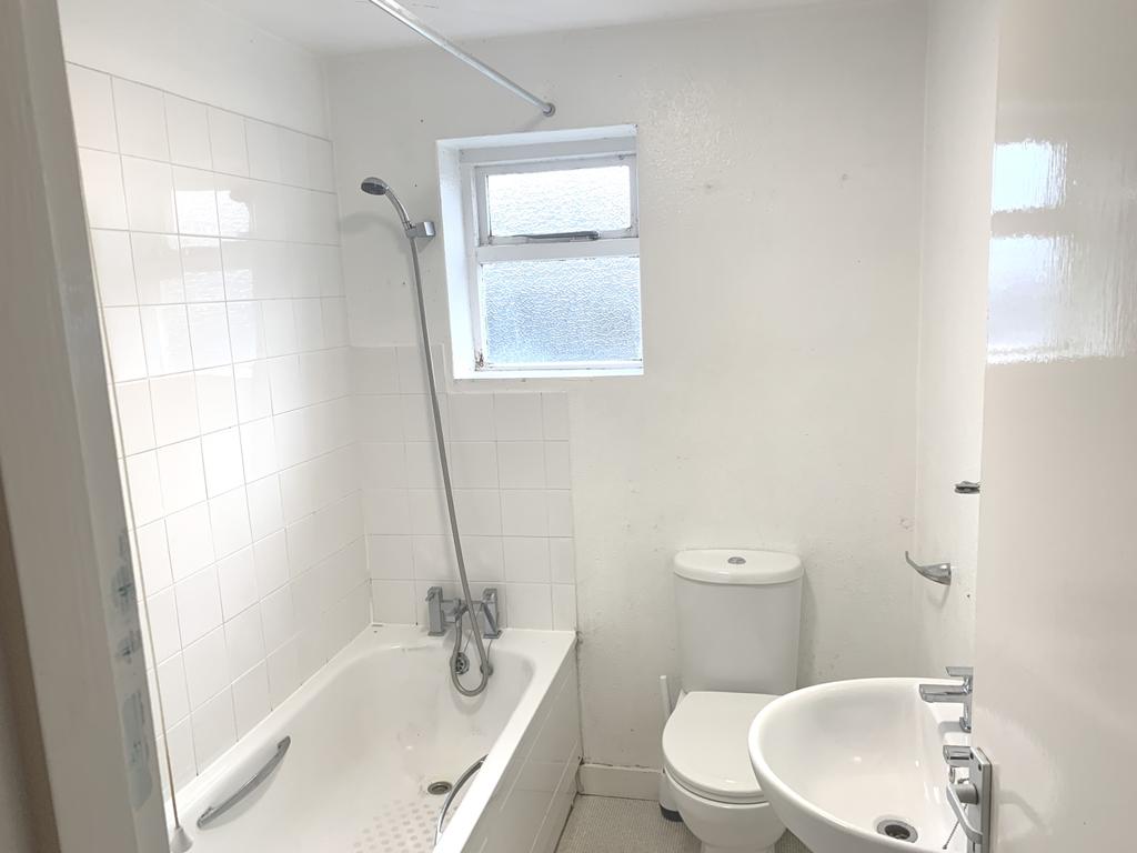 59 Mill Bathroom