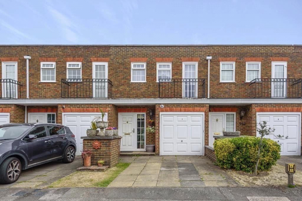 Regency Way, Crook Log, Bexleyheath, Kent, DA6 3 bed terraced house for sale £525,000