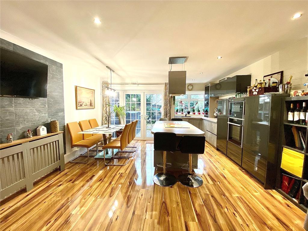 Kitchen Dining Area