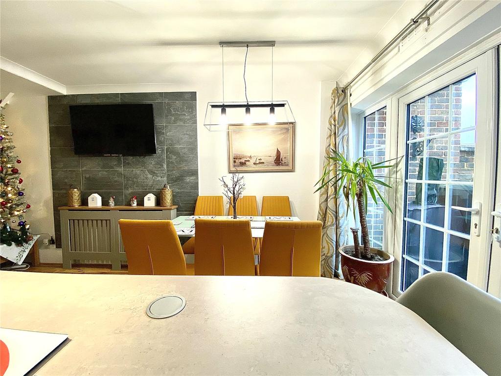 Kitchen Dining Area