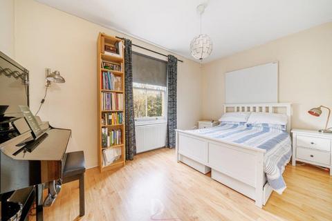 2 bedroom flat for sale, Gordon Road, London, W5