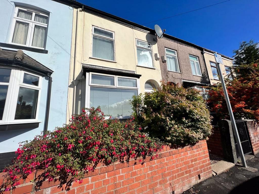 Deans Road, Swinton, M27 2 bed terraced house £180,000