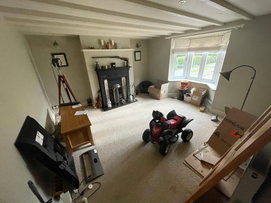 Wellington Road, Muxton, Telford... 4 bed detached house £1,200 pcm