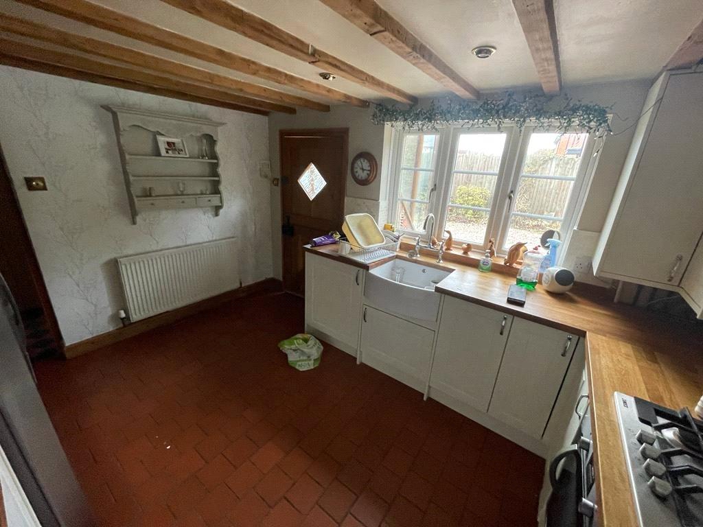 Wellington Road, Muxton, Telford... 4 bed detached house £1,200 pcm