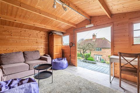 27 Curling Vale, Guildford, GU2 7PJ