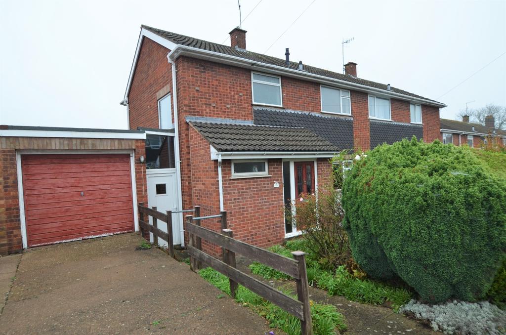 Grafton Close, Malvern, Worcestershire 3 bed semidetached house £250,000