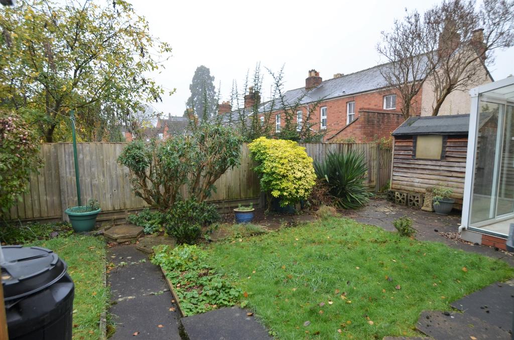 Grafton Close, Malvern, Worcestershire 3 bed semidetached house £250,000