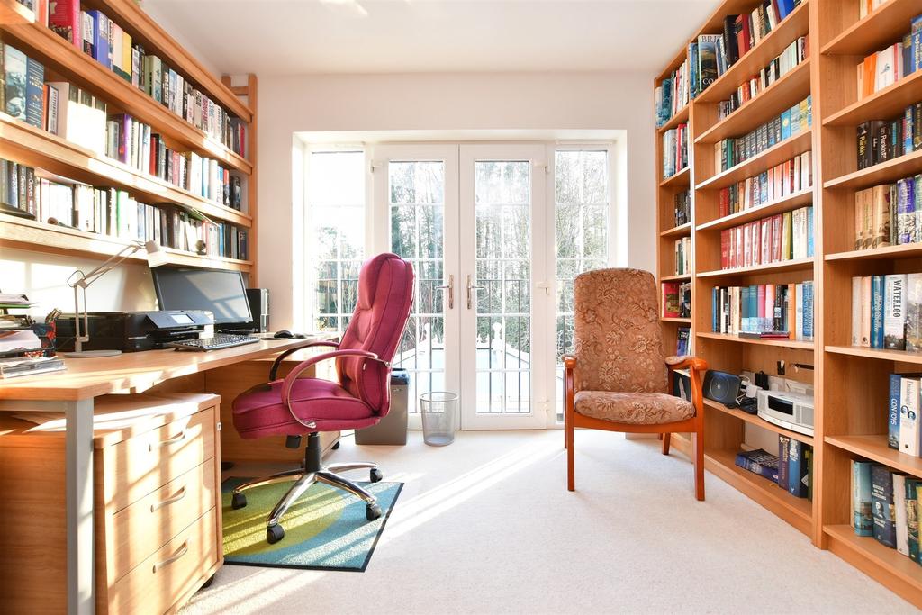 Study / Bedroom 4