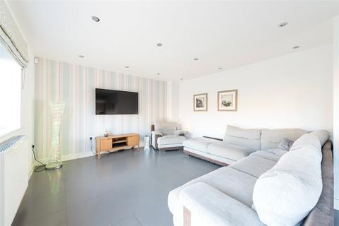 135 Bromham Road, Bedford, MK40 4BS