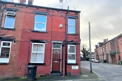 2 bedroom end of terrace house to rent, Paisley Place, Armley, Leeds, LS12