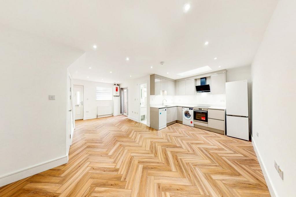 Regina Road, London, W13 1 bed cottage £1,595 pcm (£368 pw)