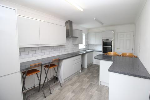 4 bedroom detached house to rent, Leaside, SS7