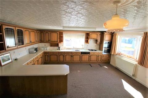 3 bedroom detached house for sale - Bryn Llwyd, Rhostryfan, Gwynedd, LL54