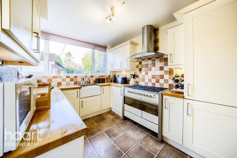 10 Towers Close, Kenilworth, CV8 1FG