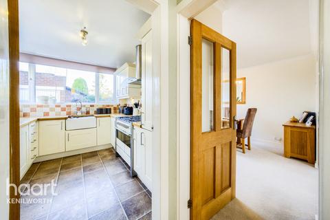 10 Towers Close, Kenilworth, CV8 1FG
