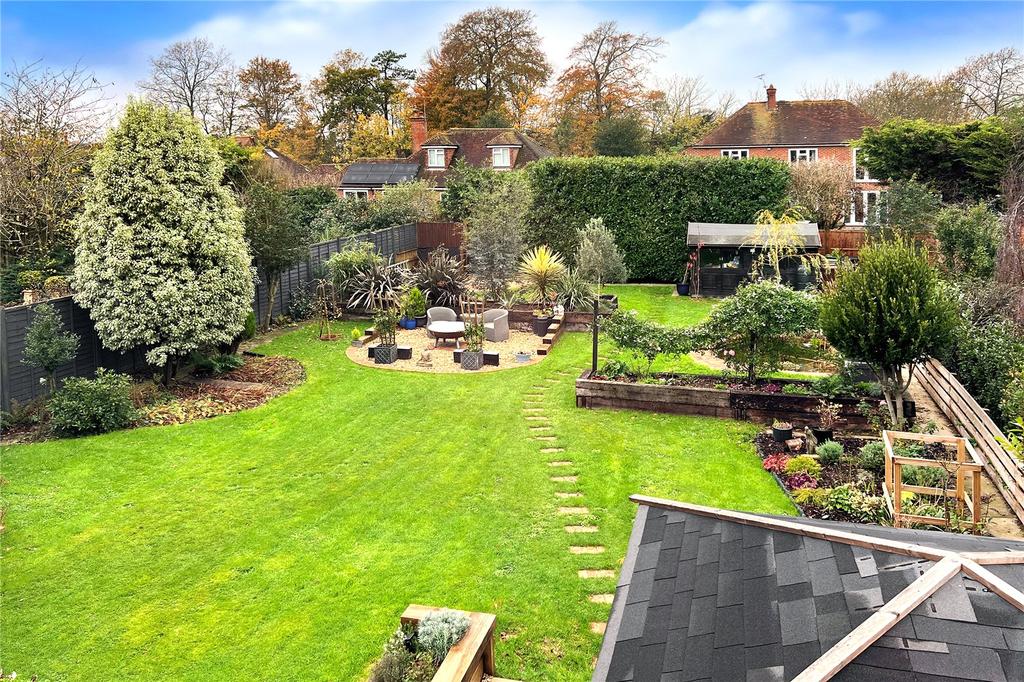 Mill Road Avenue, Angmering, West Sussex 4 bed detached house £700,000