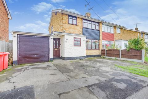 3 bedroom semi-detached house for sale - Hallet Road, Canvey Island, SS8