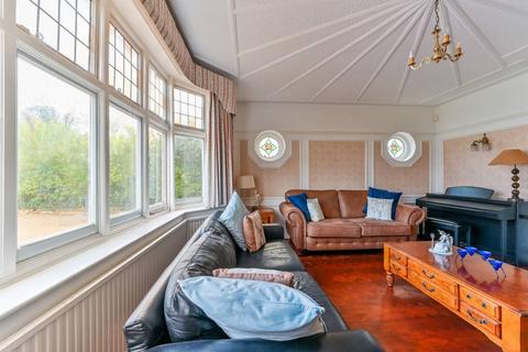 4 Upfield, Croydon, CR0 5DP