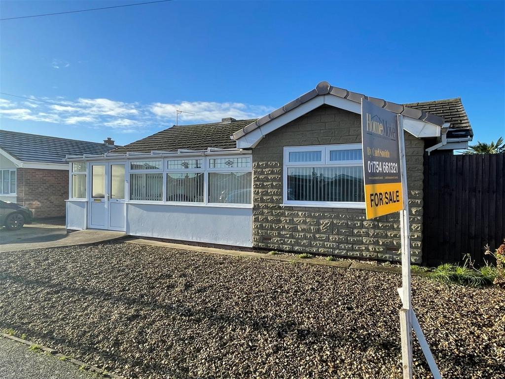 Buckingham Drive, Chapel St. Leonards, Skegness, PE24 5UN 3 bed detached bungalow for sale £