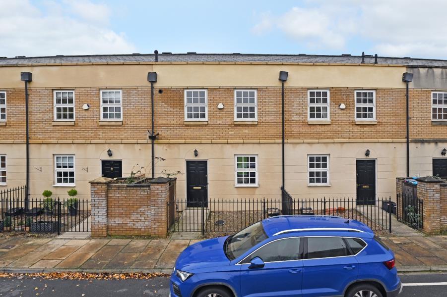 DRIVE, LEEMAN ROAD, YORK, YO26 4WN 2 bed terraced house