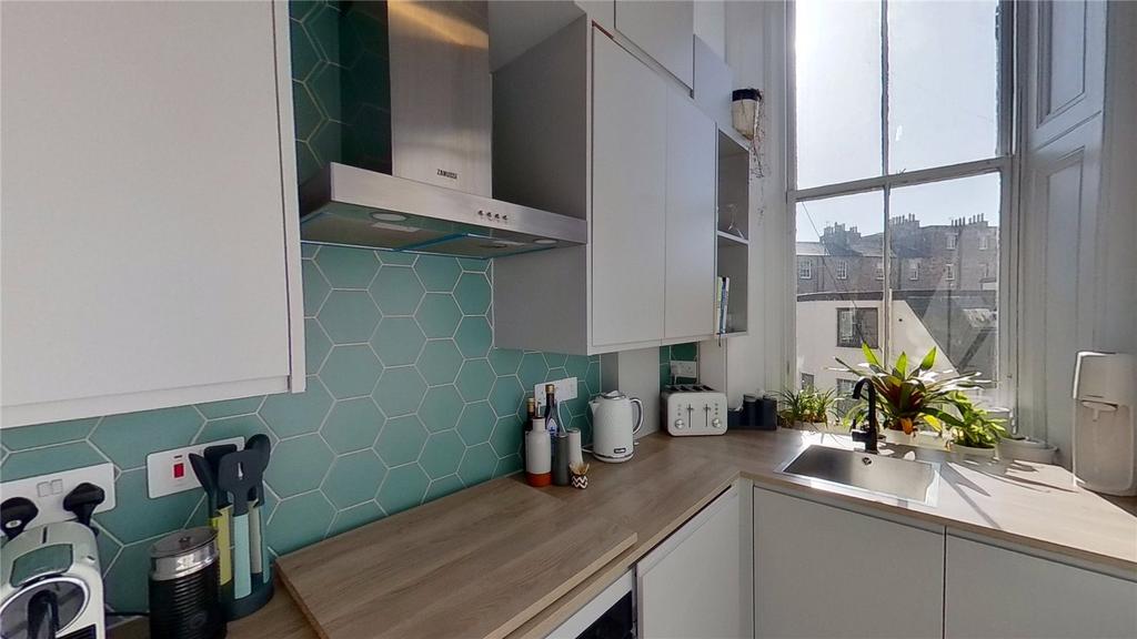 Apartment in Edinburgh, Haymarket, West End - View 3