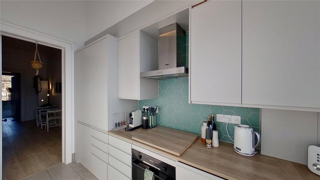 Apartment in Edinburgh, Haymarket, West End - View 4
