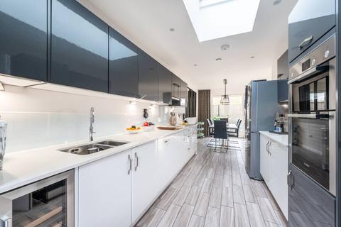 3 bedroom end of terrace house for sale - Mark Twain Drive, Gladstone Park, London, NW2