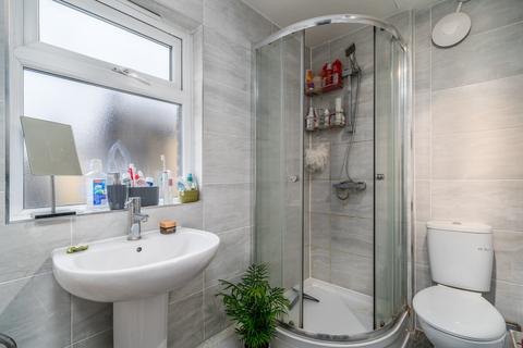 Flat 3, 6 Beechmore Road, London, SW11 4ET